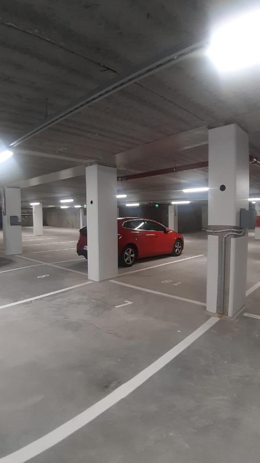Uusi Upea Asunto Jaervinaekoealalla Ja Autohallilla Tampere Luaran gambar