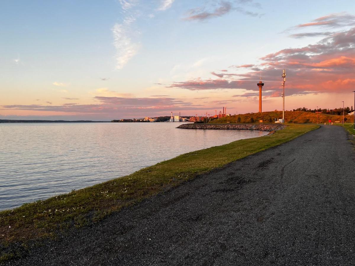 Uusi Upea Asunto Jaervinaekoealalla Ja Autohallilla Tampere Luaran gambar