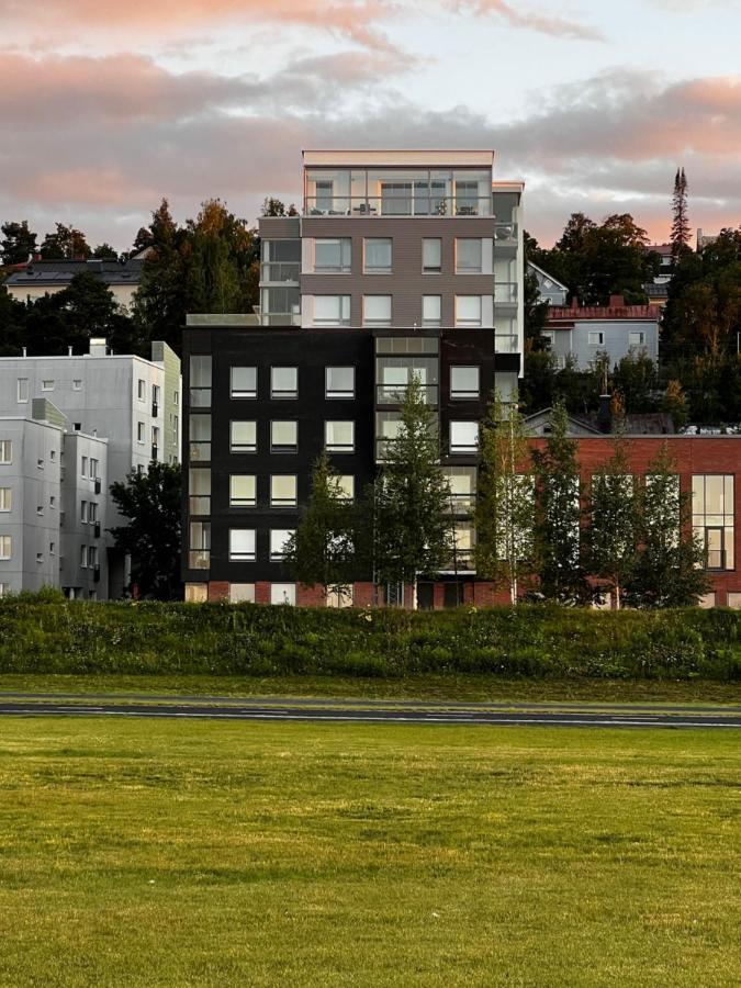 Uusi Upea Asunto Jaervinaekoealalla Ja Autohallilla Tampere Luaran gambar