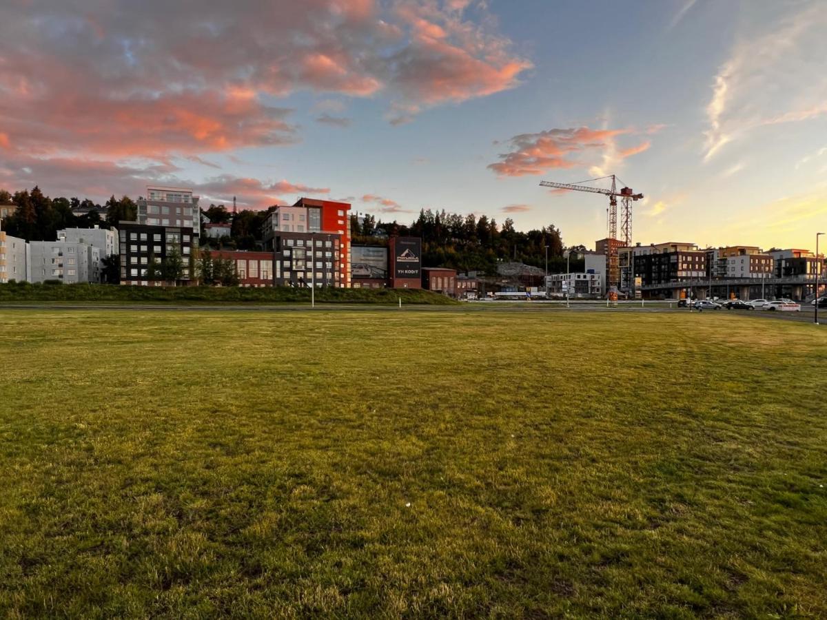 Uusi Upea Asunto Jaervinaekoealalla Ja Autohallilla Tampere Luaran gambar
